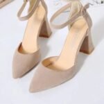 Escarpins Beige A Talon Carre