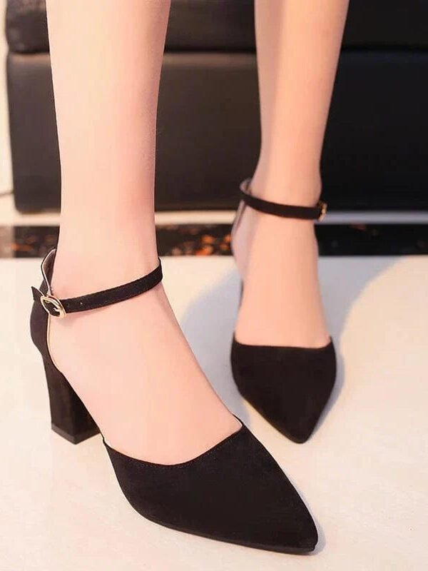 Escarpins Noirs A Talon Carre 34