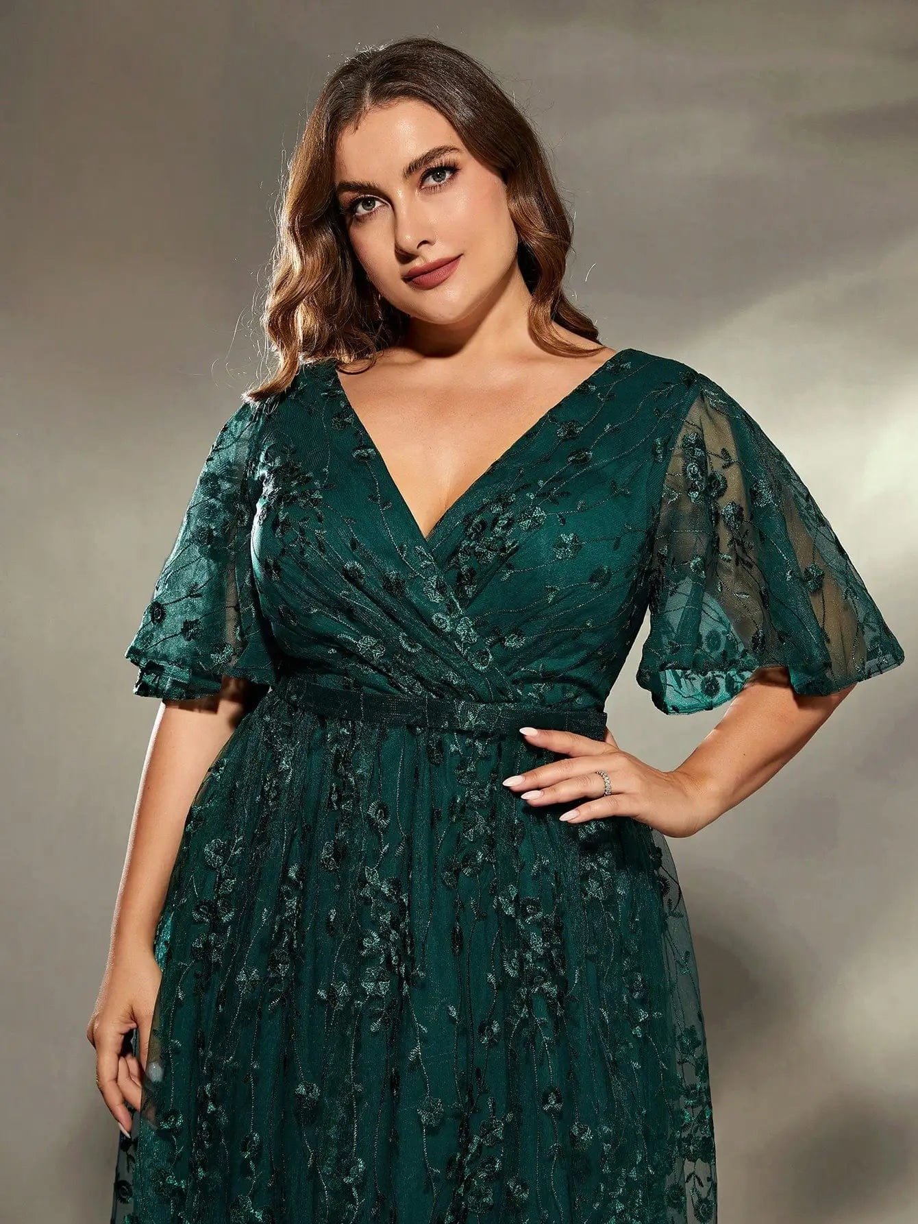 Robe Amincissante Verte Pour Mariage Femme Ronde 4
