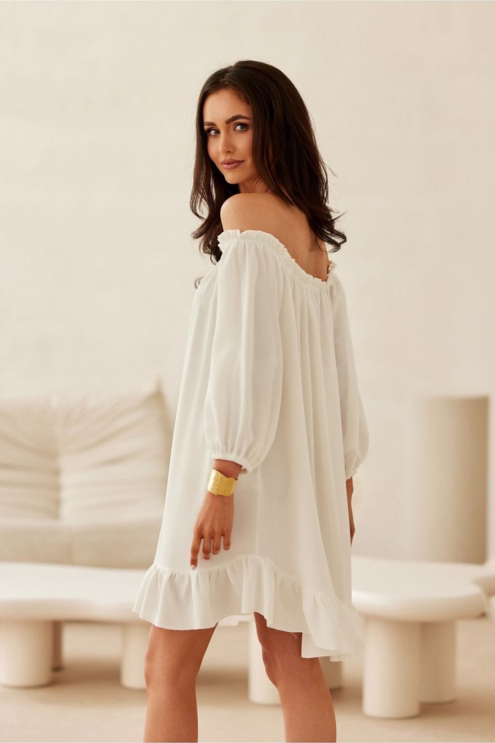 Robe Blanche Courte Epaules Denudees 2