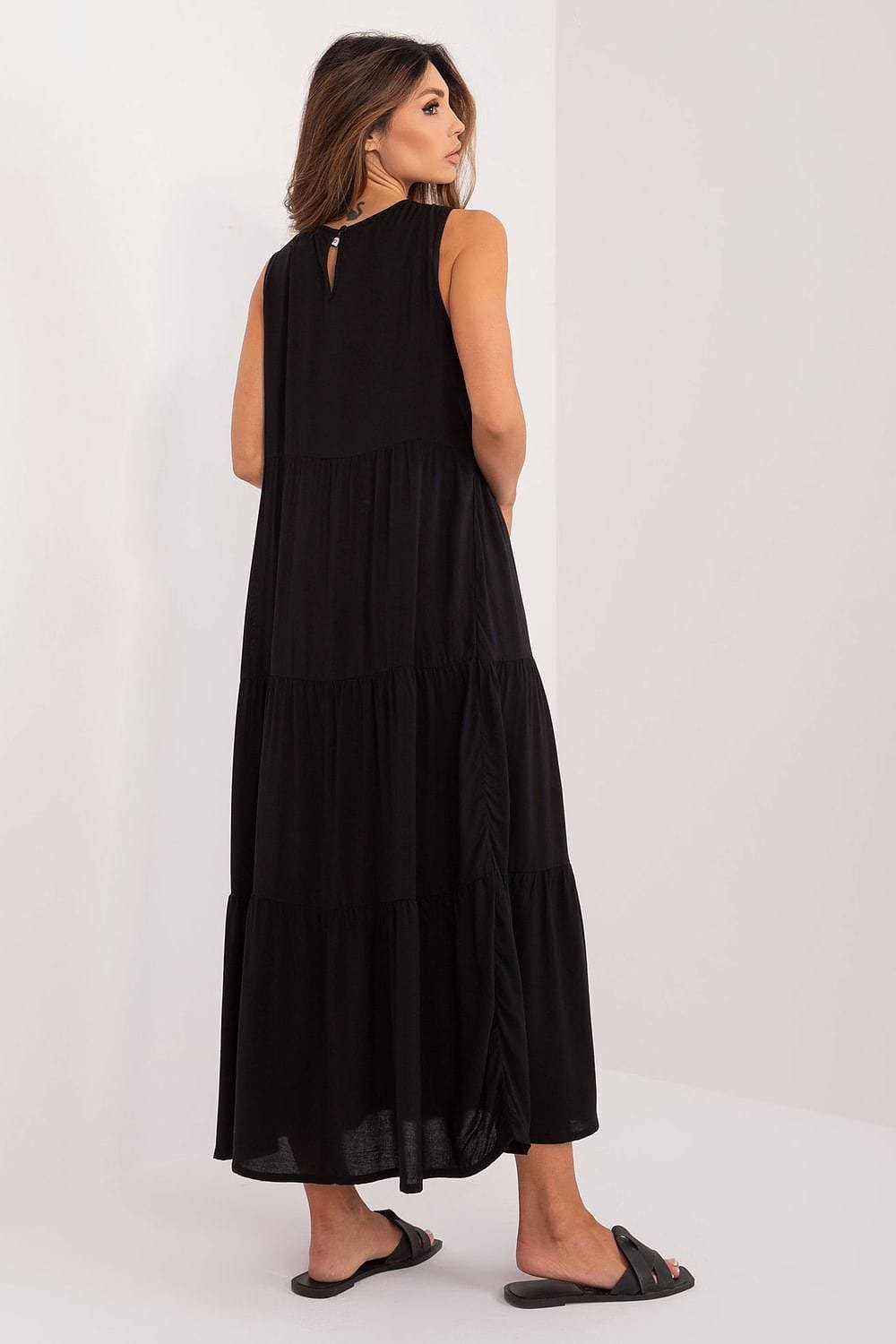 Robe Casual Noire Fluide Sans Manches 2