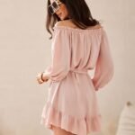 Robe Champetre Beige Courte Epaules Denudees 2
