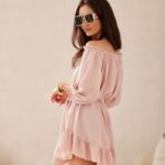 Robe Champetre Beige Courte Epaules Denudees 3