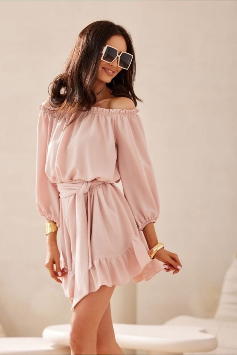 Robe Champetre Beige Courte Epaules Denudees