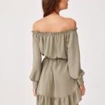 Robe Champetre Beige Epaules Denudees Courte 3