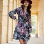 Robe Champetre Courte A Motif Manches Longues Beige Et Blanc 36