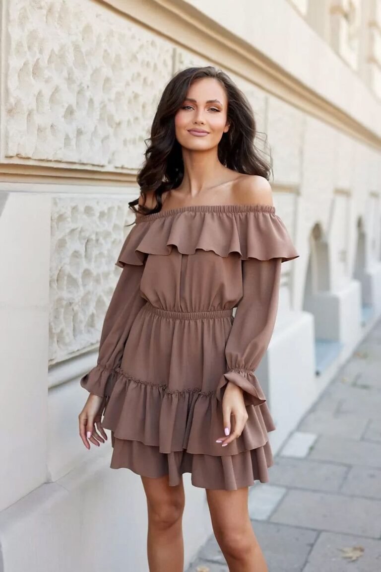 Robe Champetre Courte Marron Epaules Denudees 2