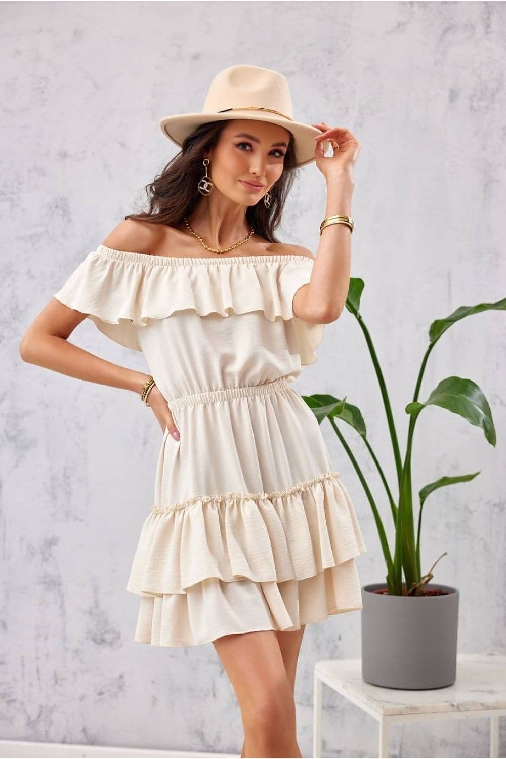 Robe Champetre Epaules Denudees Beige 34