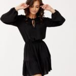 Robe Champetre Noire Courte Manche Longue 2