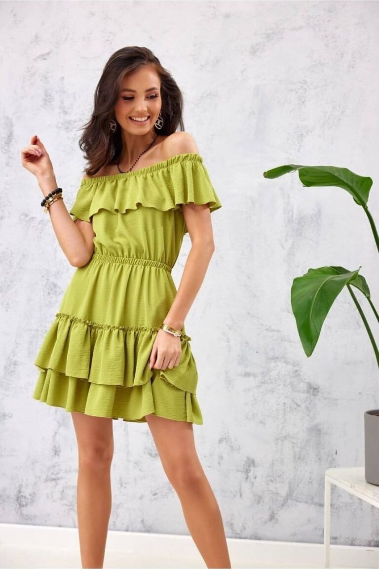 Robe Champetre Verte Olive Courte Epaules Denudees 3