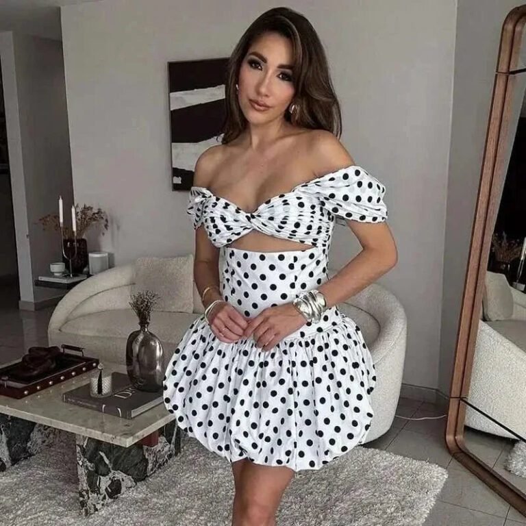 Robe Courte A Pois Epaules Denudees Multicouleur S