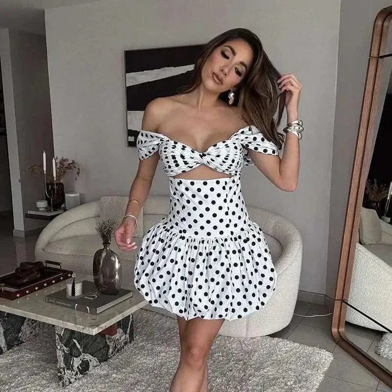 Robe Courte A Pois Epaules Denudees
