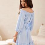 Robe Courte Bleue Ciel Epaules Denudees