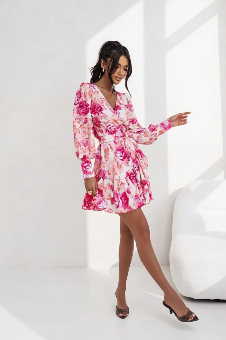 Robe De Cocktail Courte Avec Manches Longues Bouffantes 32