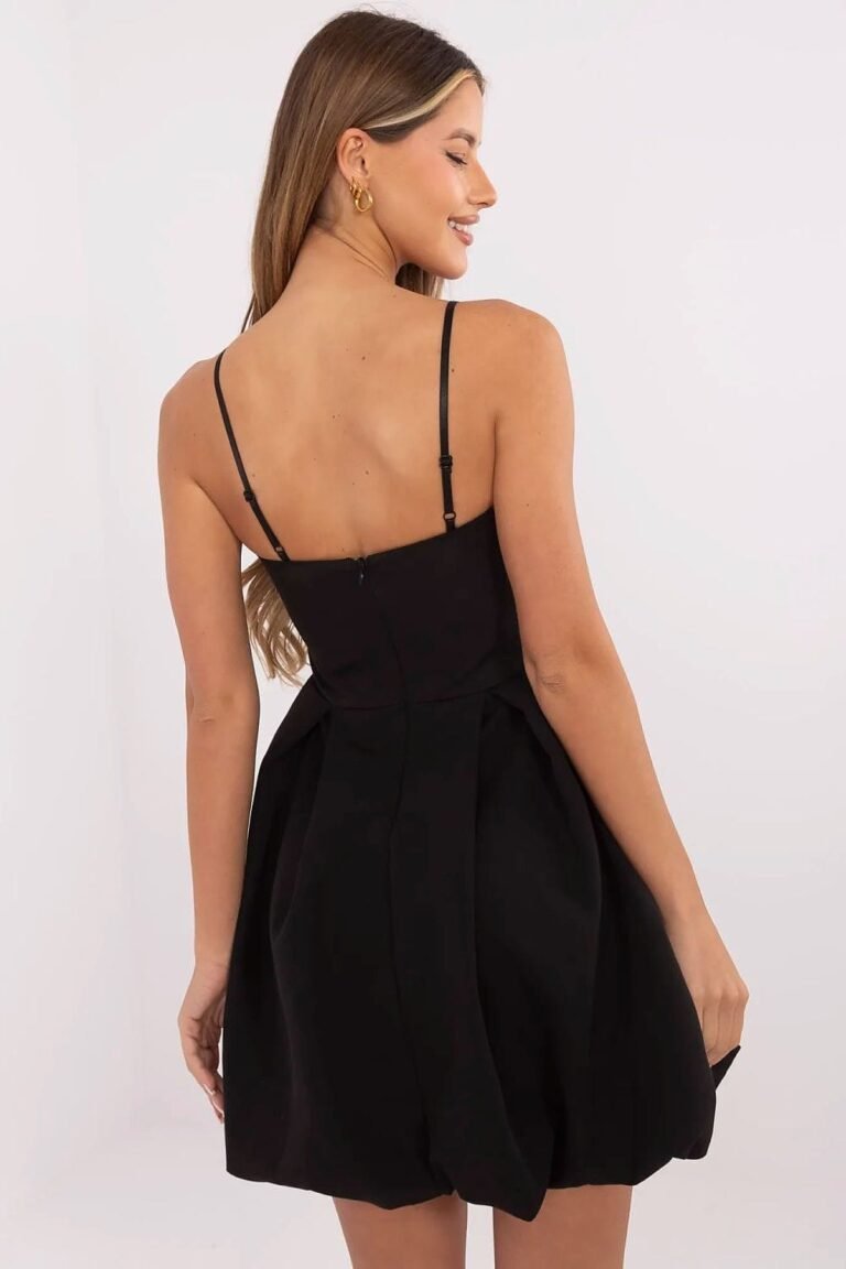 Robe De Cocktail Courte Noire A Bretelles