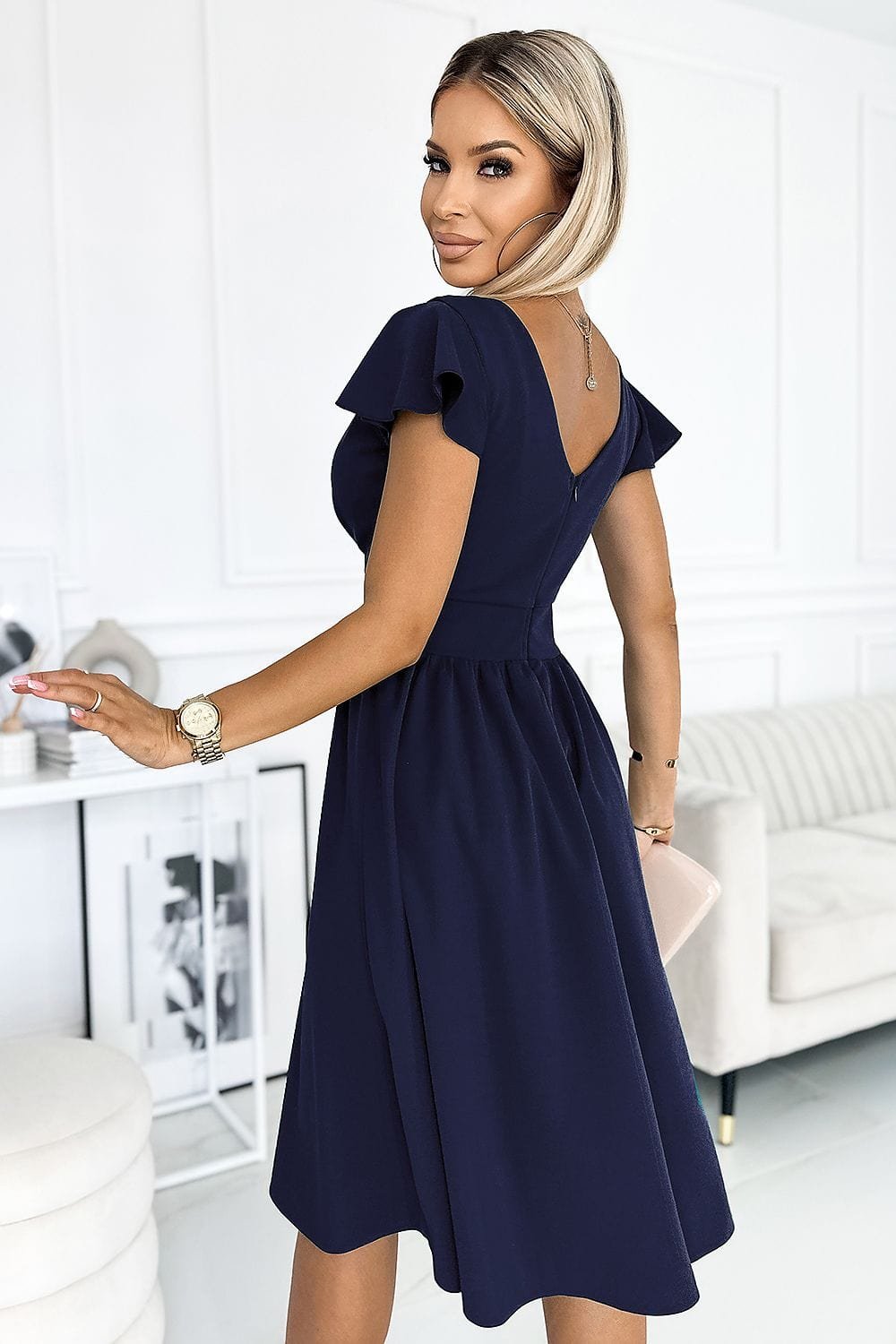 Robe De Cocktail Decolletee Manches Courtes 11