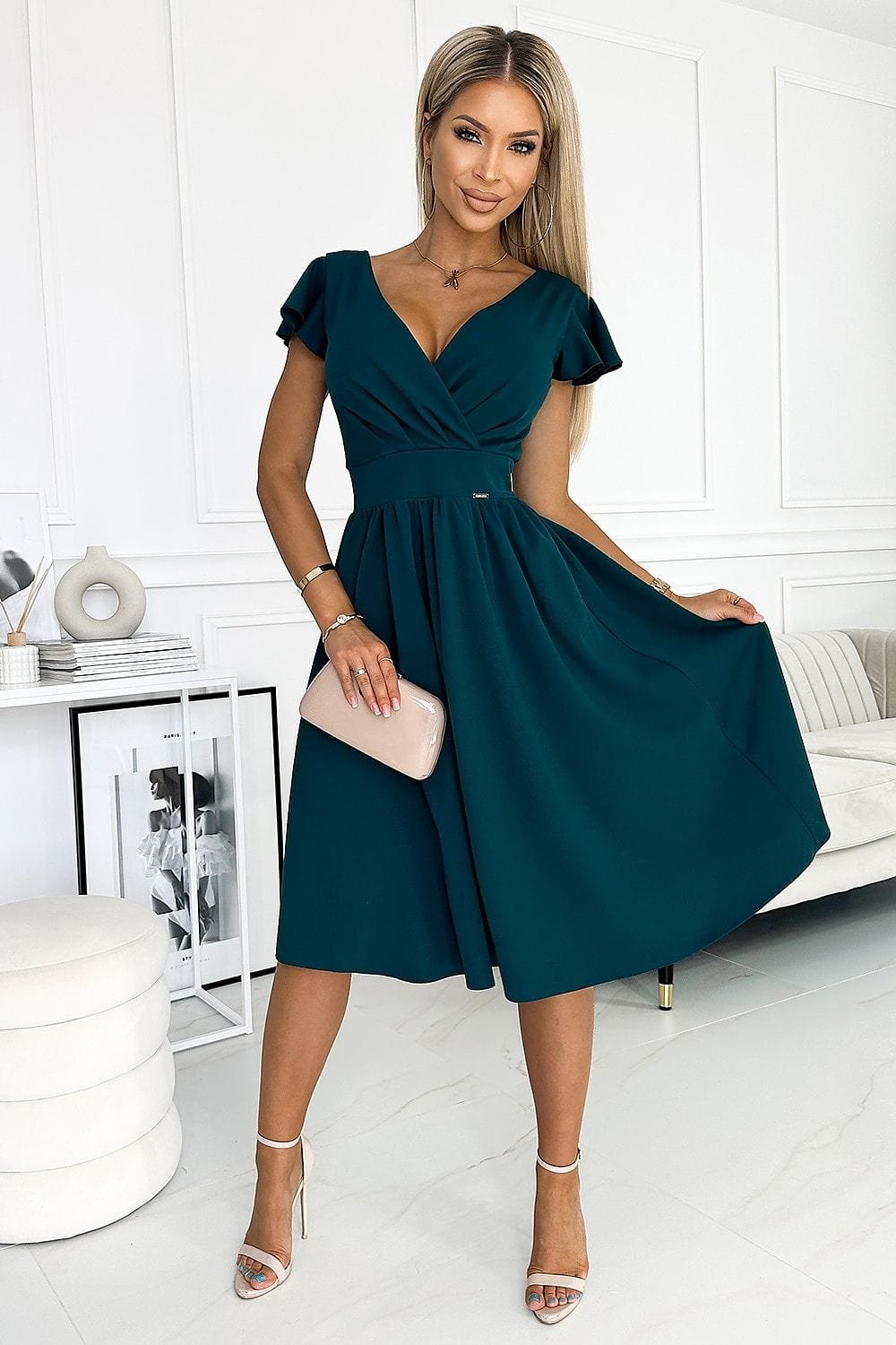 Robe De Cocktail Decolletee Manches Courtes 18