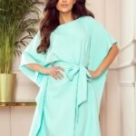 Robe De Cocktail Turquoise Avec Une Coupe Papillon 2