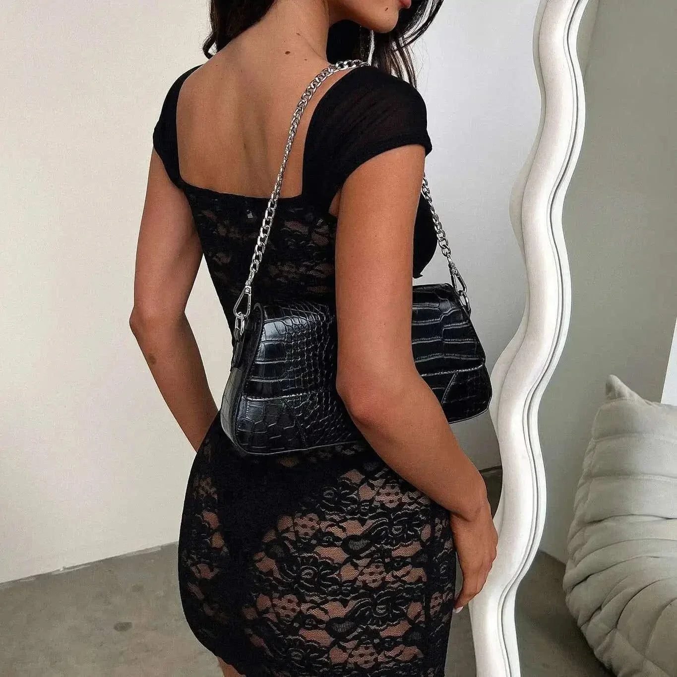 Robe De Plage Courte Moulante Bas En Dentelle