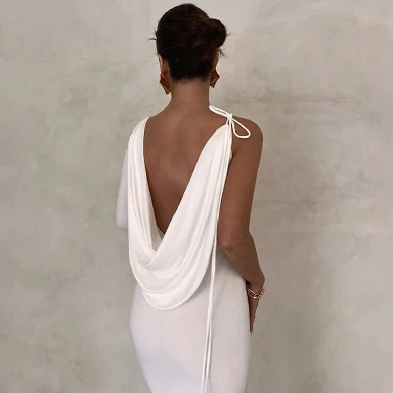 Robe De Soiree Chic Avec Decollete Plongeant 2