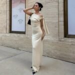 Robe De Soiree Longue Avec Une Epaule Denudee 3