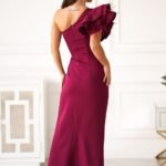 Robe De Soiree Longue Haut Asymetrique Avec Des Plumes Decoratives 10
