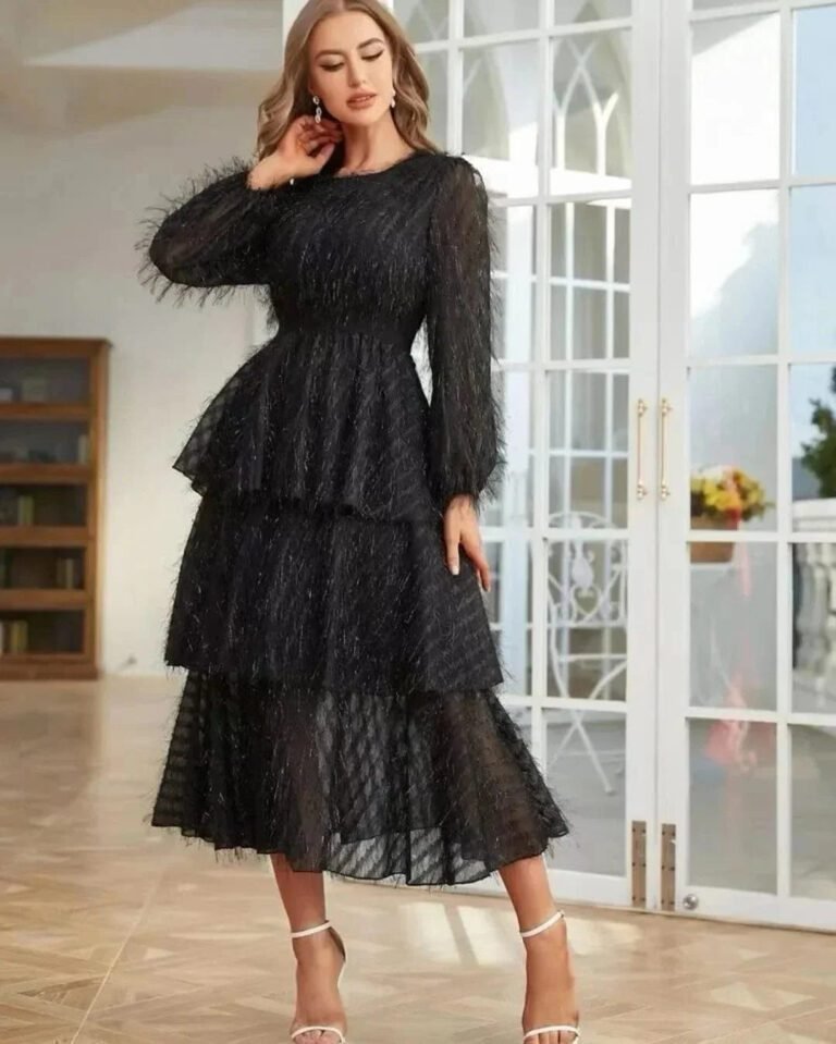Robe De Soiree Manches Longues Col Rond Noir S