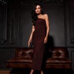 Robe De Soiree Sequin Midi A Une Epaule Bordeaux 34