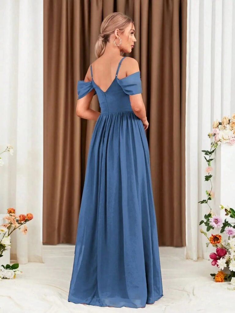 Robe Demoiselle Dhonneur Bleue Decolletee En Coeur 4