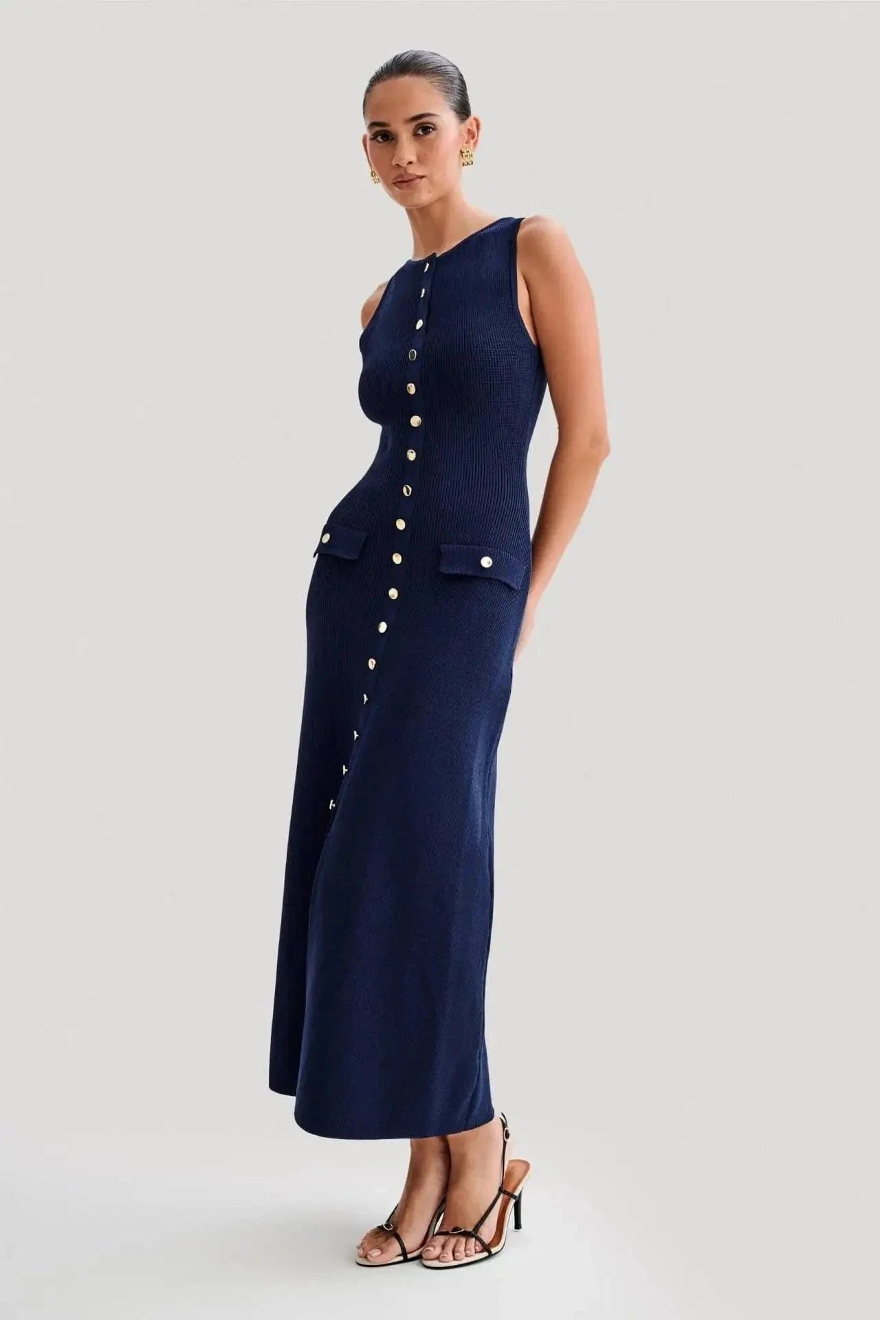 Robe Ete Chic Longue Moulante Boutonnee 2
