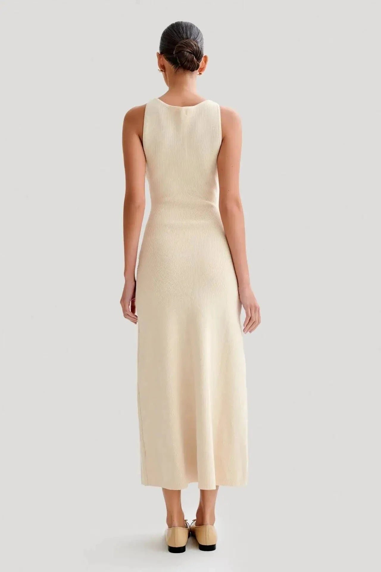 Robe Ete Chic Longue Moulante Boutonnee 5