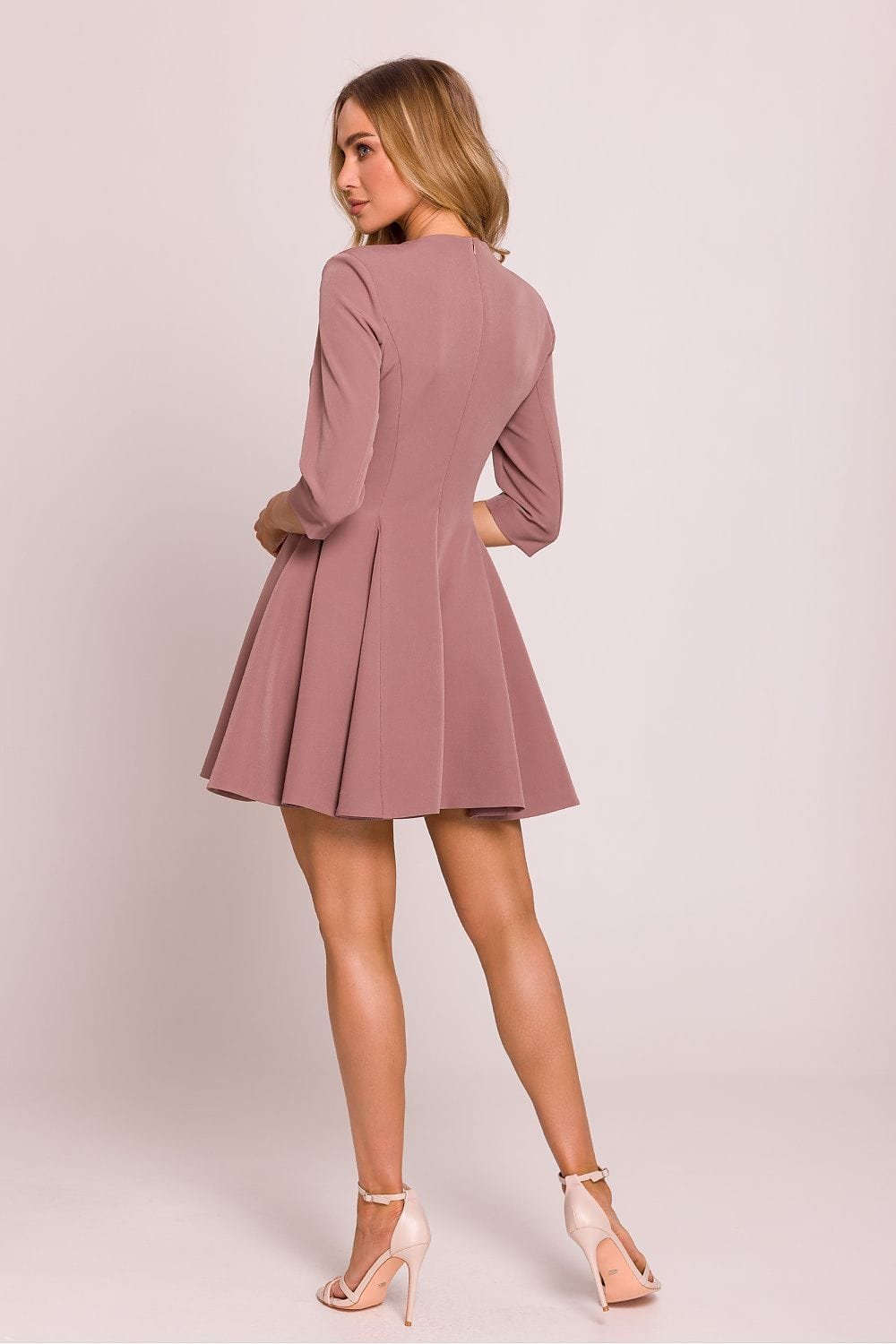 Robe Evasee Courte Avec Boutons Decoratifs 5