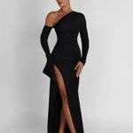 Robe Fendue Avec Epaule Denudee