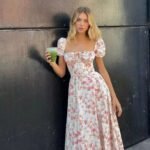 Robe Fleurie Col Carre Manches Courtes 2