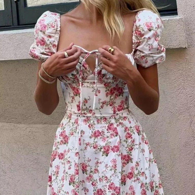 Robe Fleurie Col Carre Manches Courtes
