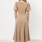 Robe Habillee Beige Manches Courtes 2