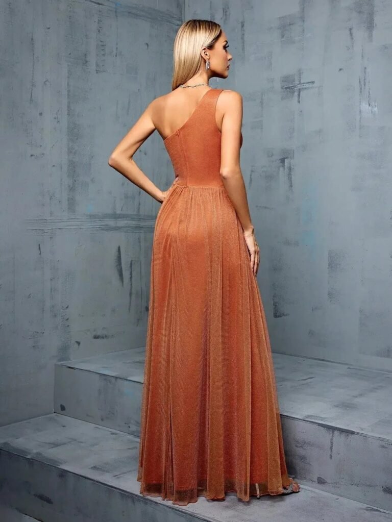 Robe Invitee De Mariage Epaule Denudee 10