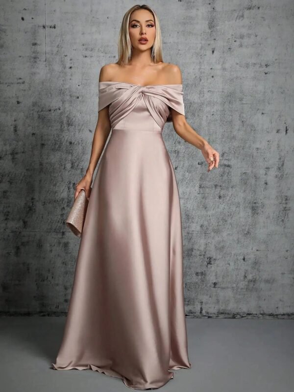 Robe Invitee De Mariage Taupe Avec Epaules Denudees Taupe S