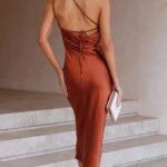 Robe Invitee De Mariage Terracotta Epaule Denudee