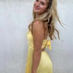 Robe Jaune Plissee Longue A Bretelles
