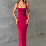 Robe Longue A Decollete Carre 3