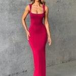 Robe Longue A Decollete Carre Rouge S