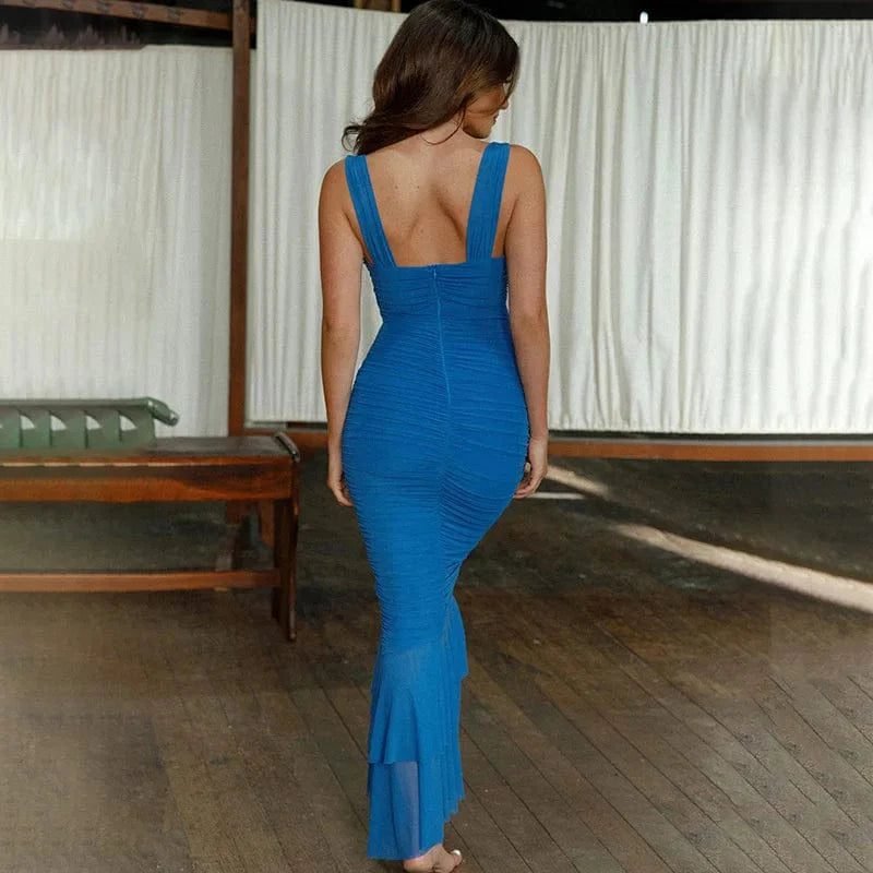 Robe Longue Avec Decollete Carre 3
