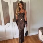 Robe Longue En Dentelle Noire 4