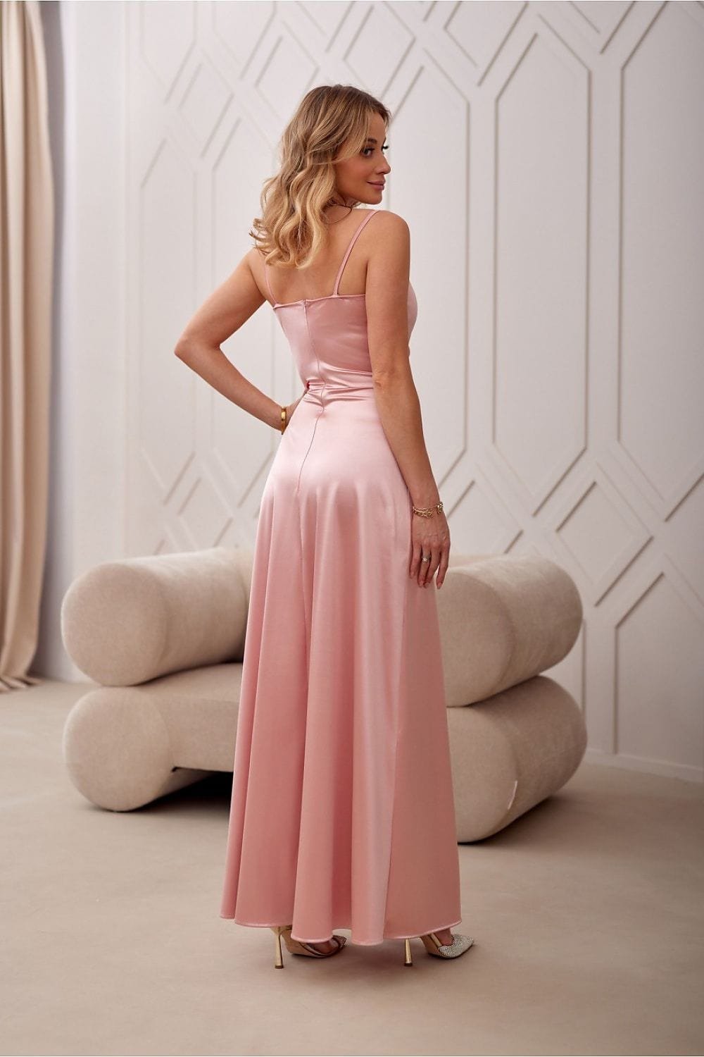 Robe Longue Satin Rose Fendue Pour Invitee Au Mariage 2