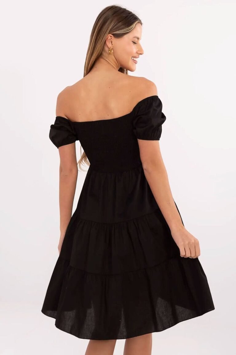 Robe Noire Trapeze Epaules Denudees 2