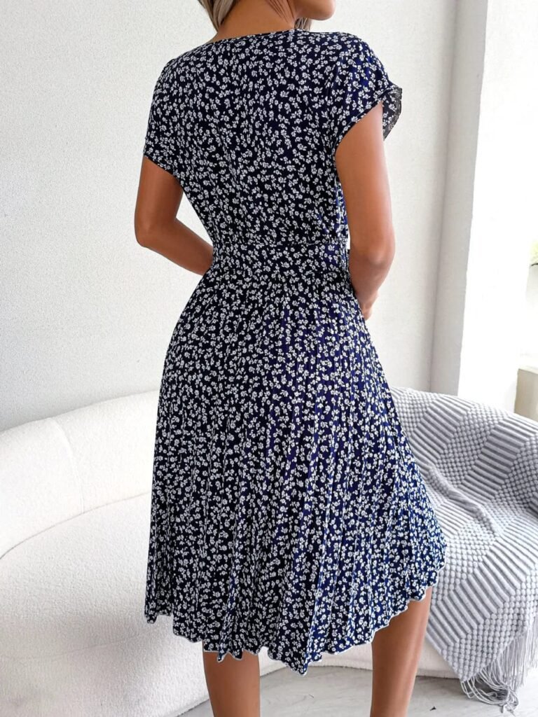 Robe Plissee A Fleurs Et Ceinture A Nouer 7