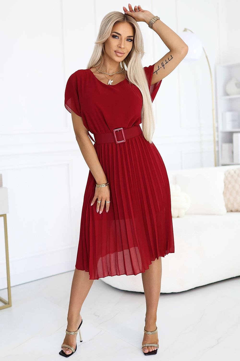 Robe Plissee Rouge Midi Manches Courtes