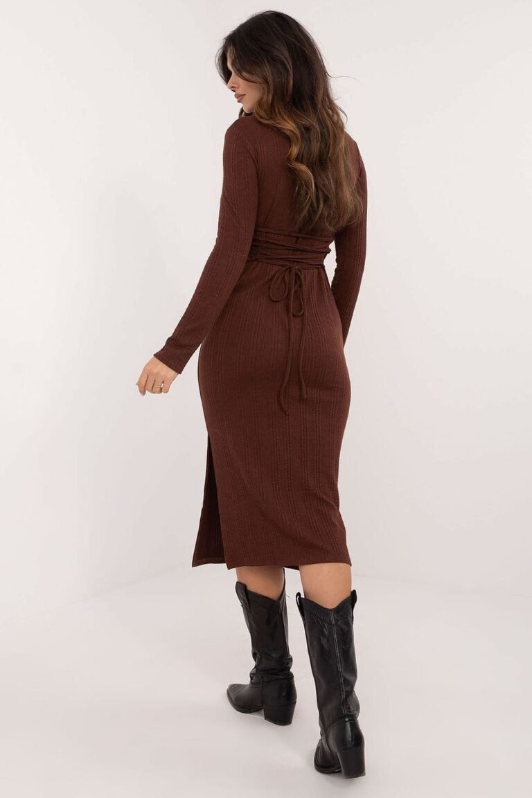 Robe Pull Moulante Avec Lacage Au Dos 9