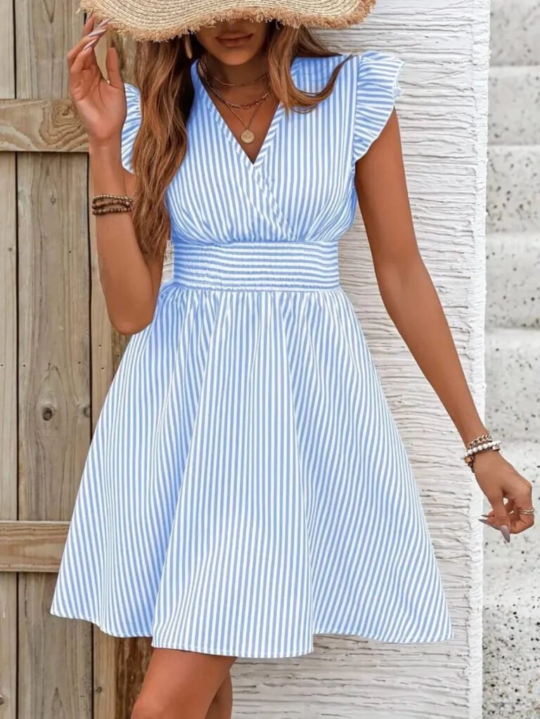 Robe Rayee Bleu Et Blanc Avec Decollete En V 3